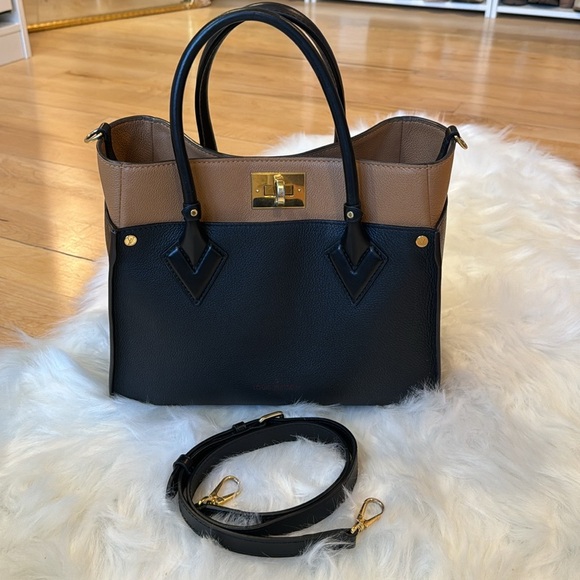 Louis Vuitton On My Side MM Tote Crossbody - Picture 3 of 16